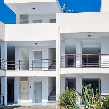 Nice In Isca Marina With Kitchenette דירה