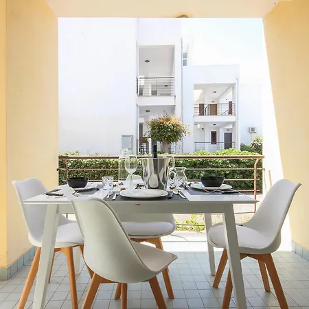 Nice In Isca Marina With Kitchenette Badolato Marina
